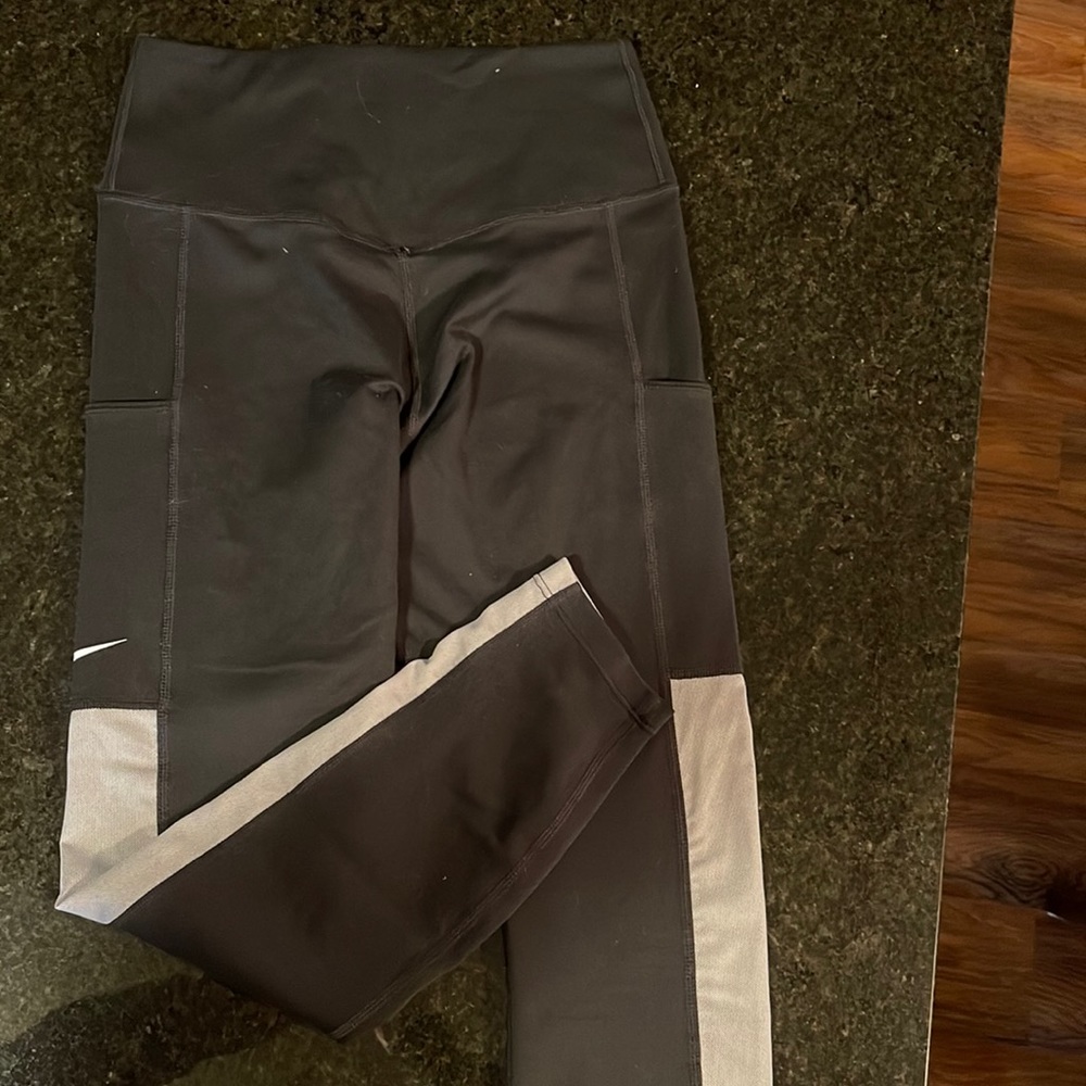 Nike crop leggings